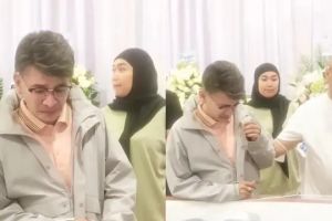 5 Potret mengharukan Ruben Onsu melayat ayah Sarwendah, tanda hormat dan empati meski sudah pisah