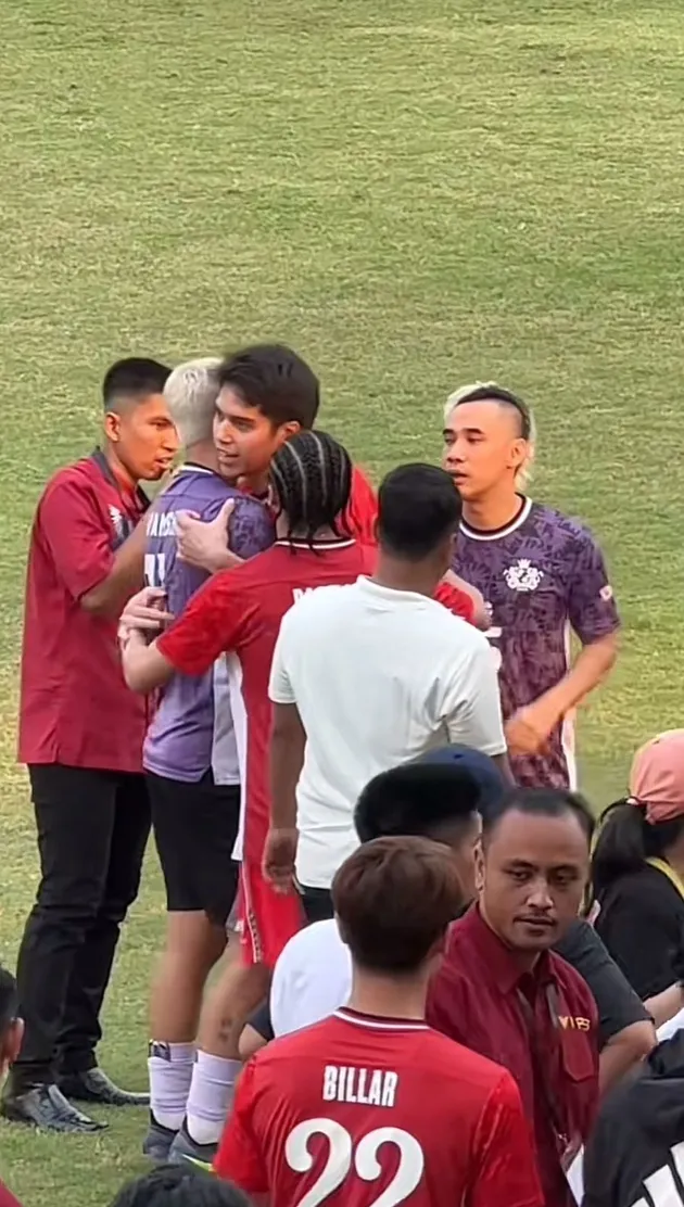 5 Kronologi adu mulut El Rumi dan Syamsir Alam di lapangan usai kena kartu merah, nyaris berantem