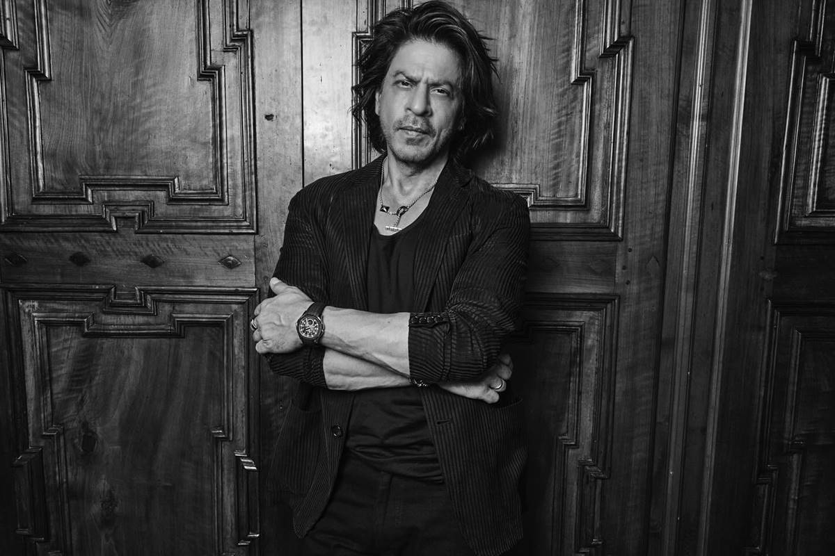 Shah Rukh Khan dikabarkan alami kecelakaan hingga cedera parah di lokasi syuting, ini faktanya