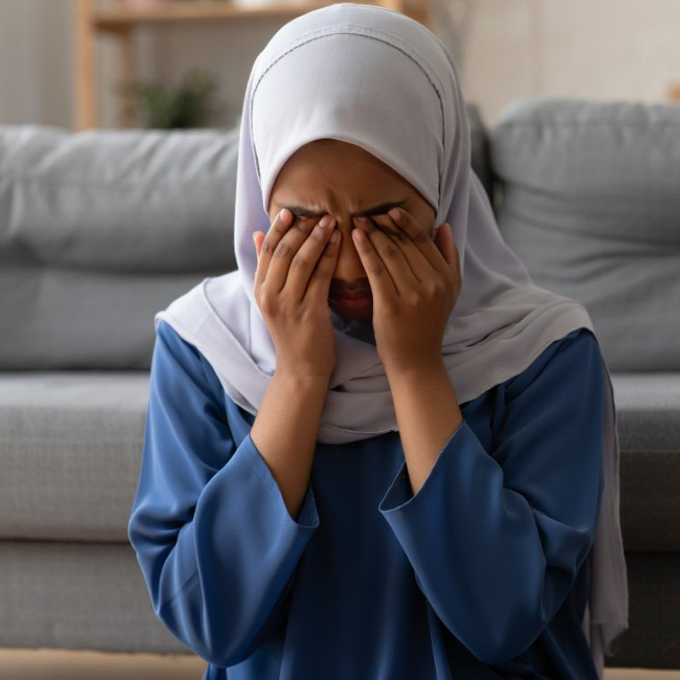 100 Kata-kata sedih bahasa Arab dan artinya tentang cinta yang bikin hati teriris