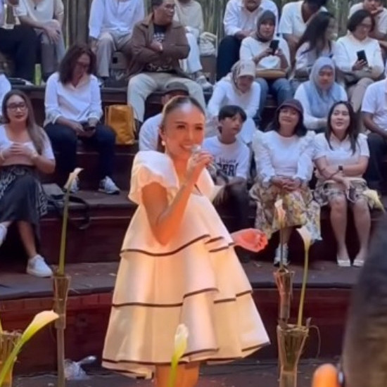 Nyaman jadi orang rumahan, rutinitas sederhana ini jadi rahasia Yuni Shara awet muda di usia 53 tahun