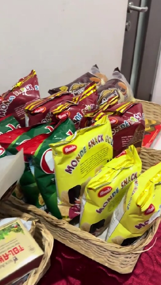 Support UMKM, Tantri Kotak spill ridersnya saat manggung pilih makanan lokal, 7 potretnya