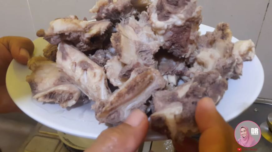 Rahasia iga sapi empuk juicy: Cuma butuh daun ini biar nggak bau prengus