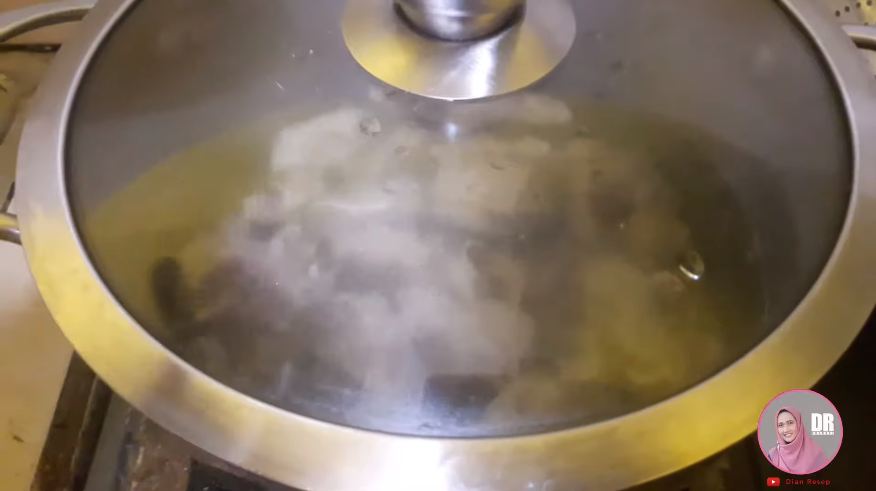 Rahasia iga sapi empuk juicy: Cuma butuh daun ini biar nggak bau prengus