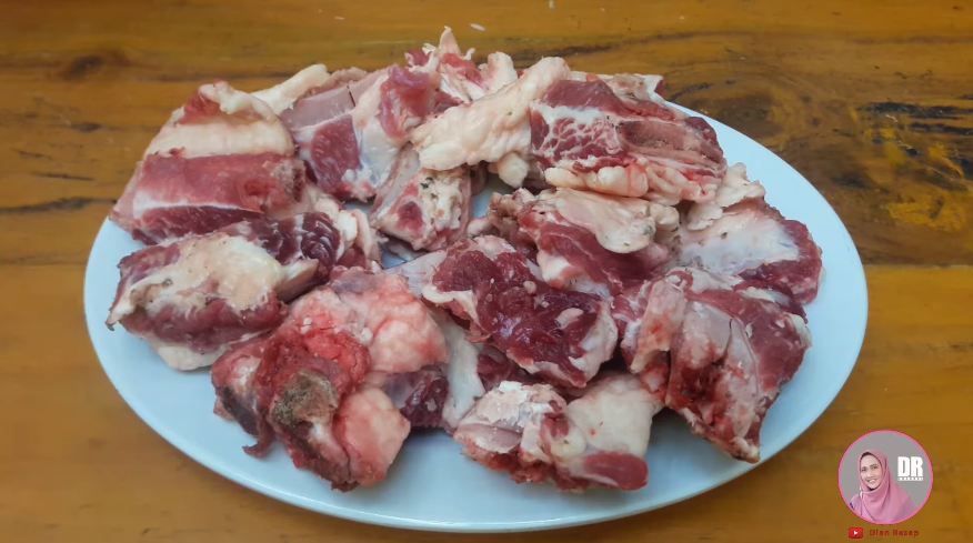 Rahasia iga sapi empuk juicy: Cuma butuh daun ini biar nggak bau prengus