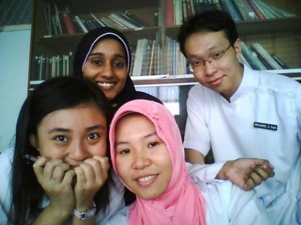 Bisnisnya sukses punya saldo miliaran, 11 potret lawas Richard Lee sebelum tenar ini bikin pangling