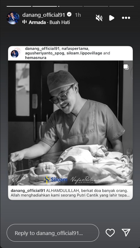 Penantian 3 tahun berbuah manis, ini 7 potret momen kelahiran anak pertama Danang DA dan istri