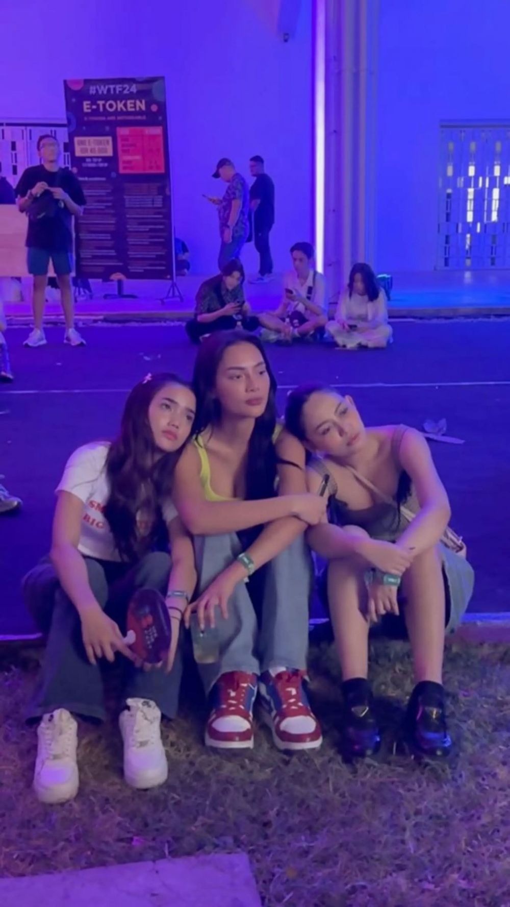 Selalu kompak dukung sahabatnya, ini 9 potret pertemanan Fuji dan Rachel Venya bareng Erika Carlina