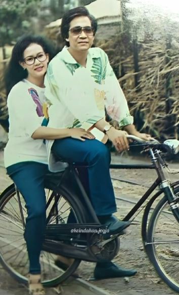 Disebut mirip Deddy Mizwar, 5 potret masa muda raja Jogja Sri Sultan HB X ini manglingi