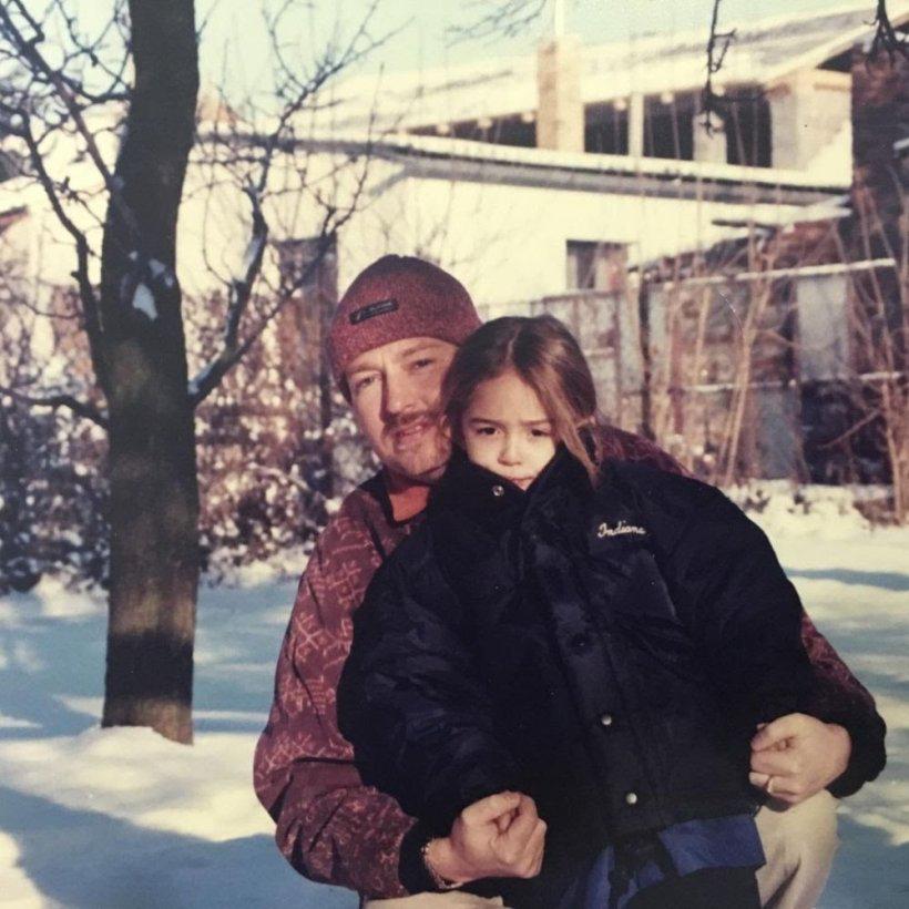 Masa muda ayah 13 seleb blasteran ini bikin naksir, paras ayah Rebecca Klopper mirip Harry Styles