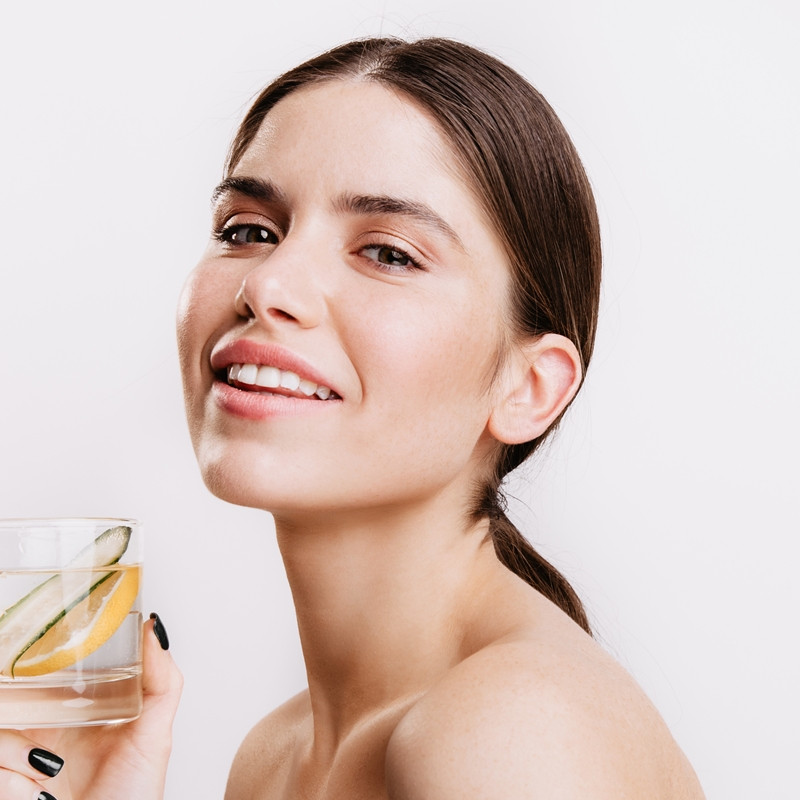 Kulit mulai kendur dan muncul kerutan? Ini trik mengatasinya pakai minuman kolagen dari 2 jenis buah