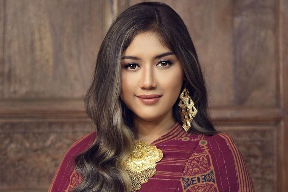 Tampil dengan gigi behel, begini 11 potret lawas Erina Gudono istri Kaesang Pangarep