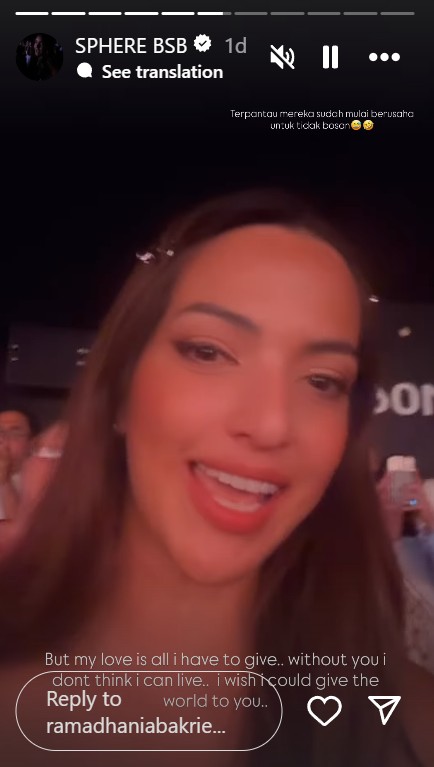 9 Potret Nia Ramadhani ngonser Backstreet Boys di Las Vegas, tak canggung meski ditemani ayah mertua