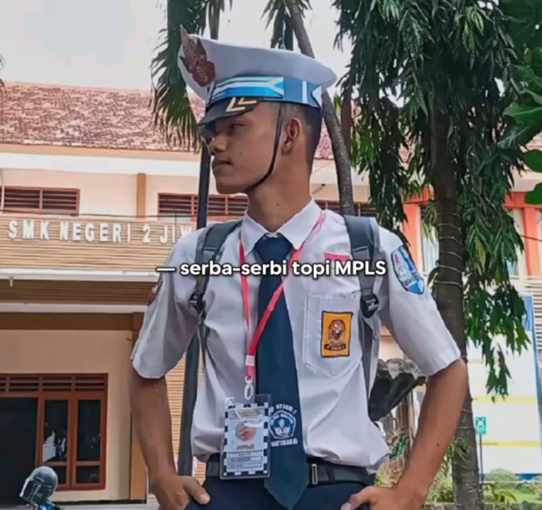 11 Potret serba-serbi topi MPLS ini kreatifnya nggak ada yang menandingi, fix jadi trend setter