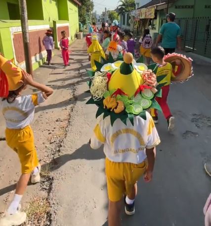 11 Potret serba-serbi topi MPLS ini kreatifnya nggak ada yang menandingi, fix jadi trend setter