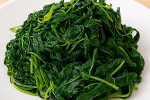 Antigagal! Begini cara merebus daun singkong agar empuk dan hijau dalam 5 menit