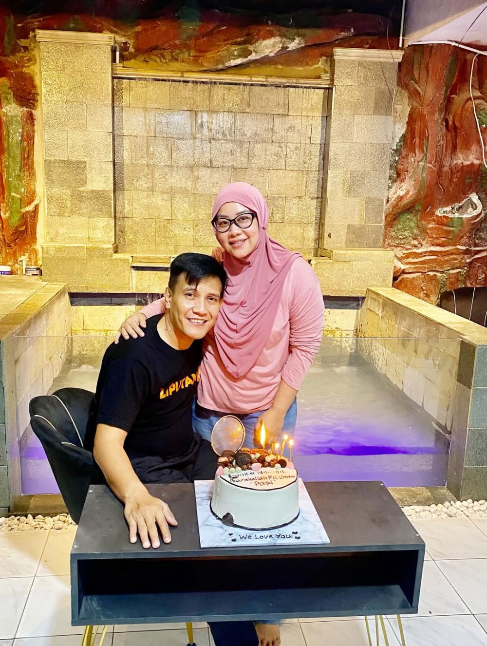 Sudah menikah lagi, ini 9 potret Puput eks istri Doddy Sudrajat pamer kemesraan bareng suami baru