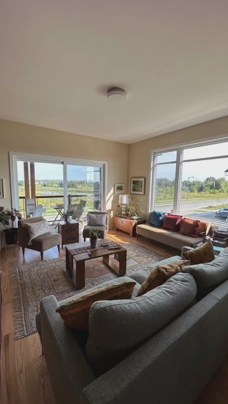 Huni rumah mewah usai ikut suami ke bule ke Kanada, intip 11 potret hunian baru Cut Memey