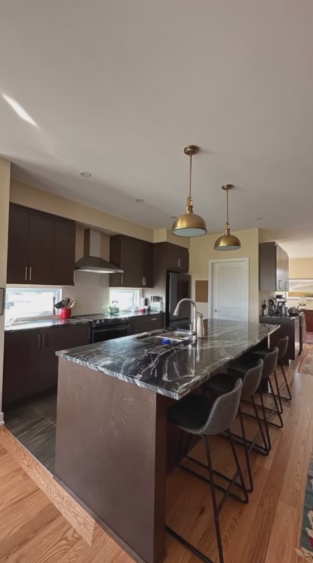 Huni rumah mewah usai ikut suami ke bule ke Kanada, intip 11 potret hunian baru Cut Memey