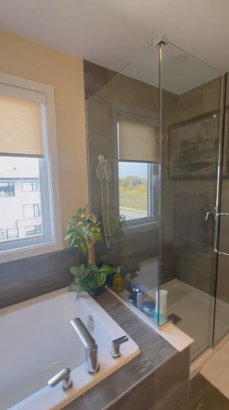 Huni rumah mewah usai ikut suami ke bule ke Kanada, intip 11 potret hunian baru Cut Memey