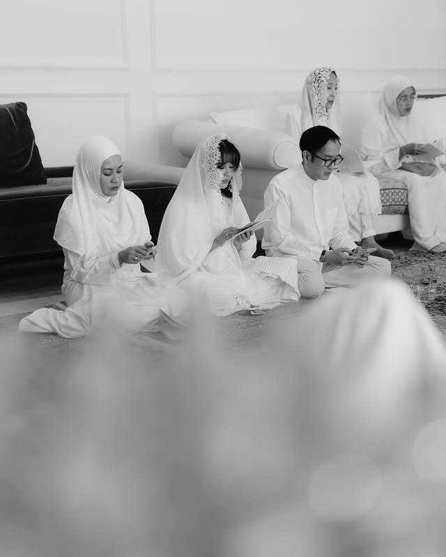  11 Potret Ikke Nurjanah gelar pengajian pernikahan Adira Kania, penuh kedamaian didampingi Aldi Bragi