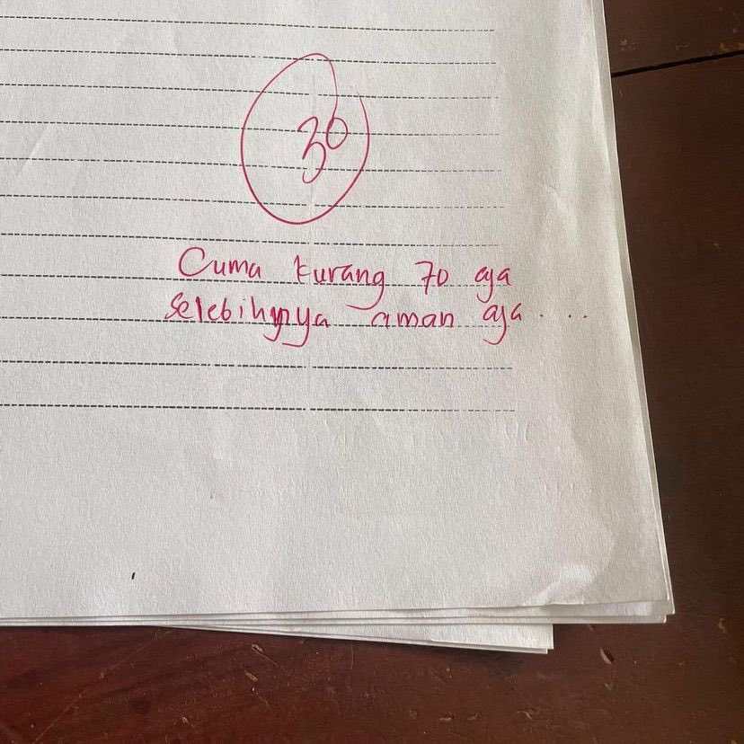 Begini kalau Gen Z jadi guru, 11 catatan nilai di lembar jawaban ujian ini bikin murid senyum kecut
