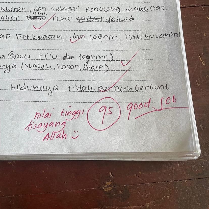 Begini kalau Gen Z jadi guru, 11 catatan nilai di lembar jawaban ujian ini bikin murid senyum kecut