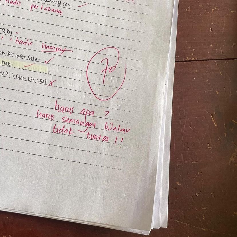 Begini kalau Gen Z jadi guru, 11 catatan nilai di lembar jawaban ujian ini bikin murid senyum kecut