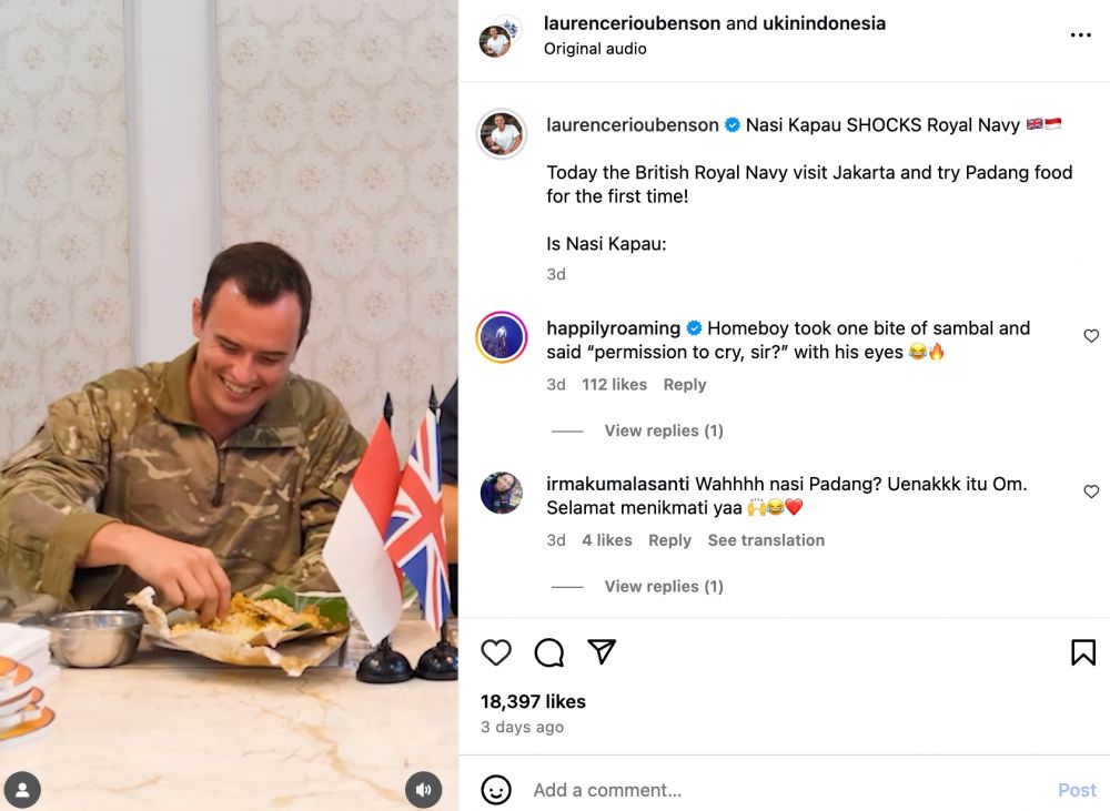 Anggota Angkatan Laut Kerajaan Inggris santap nasi kapau, dari penasaran sampai beri rating tinggi