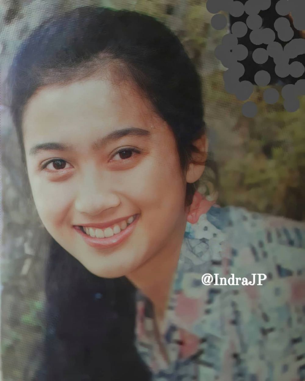 Pantas jadi finalis Gadis Sampul, ini 7 potret lawas Desy Ratnasari saat SMA, cantiknya tak luntur