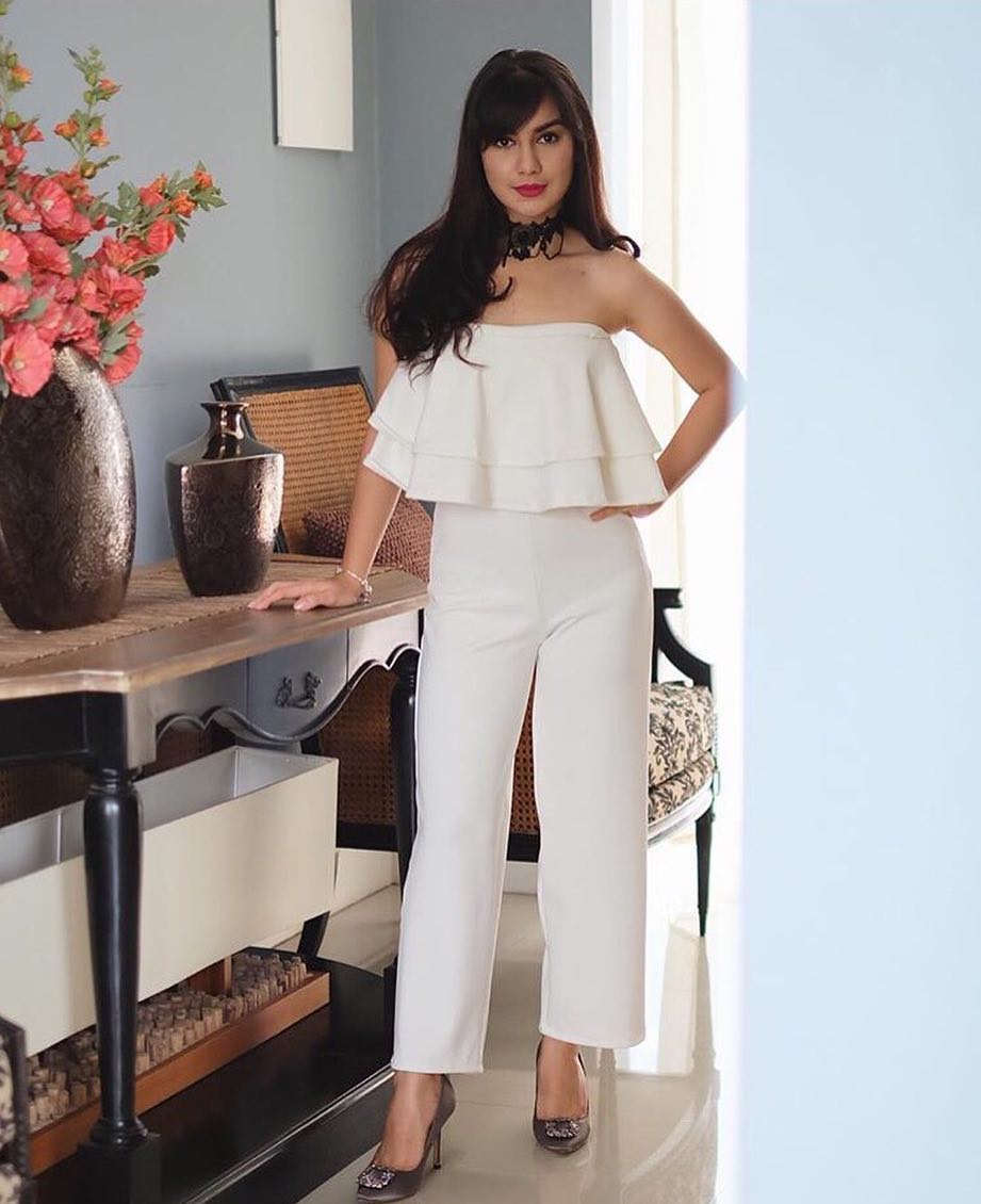 Pernah nggak dibayar sampai diperlakukan nggak enak saat kerja, ini 11 potret awal karier Irish Bella