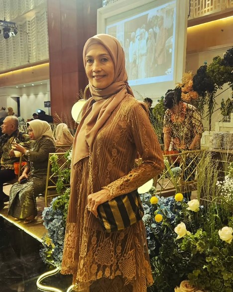 Seleb 80-an ini eks kiper Timnas sepakbola putri, 9 potretnya kini eksis jadi pesinetron di usia 65