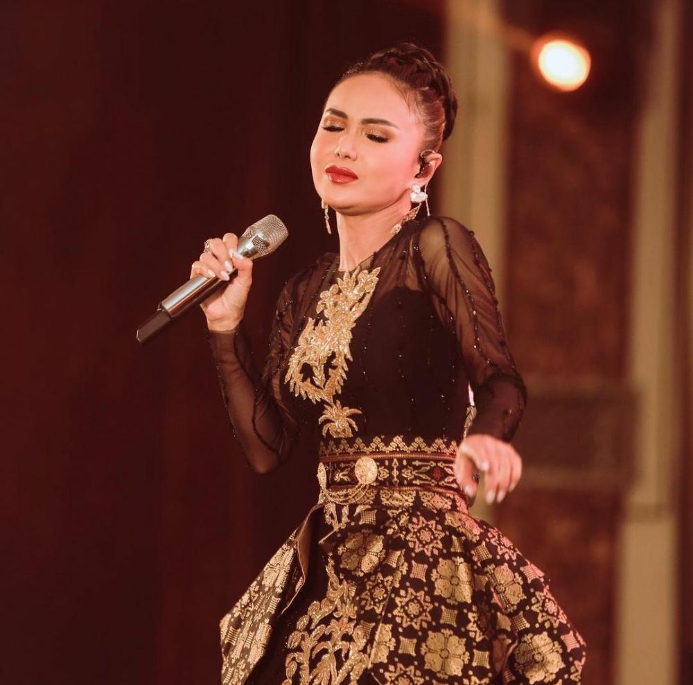 Penyanyi lagu Yoko Pendekar Rajawali kini berusia 53 tahun tapi tak menua, 11 potret dulu dan kininya