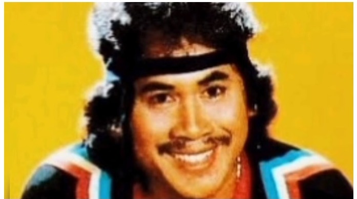 Bang Simin TOP kini harus beraktivitas di kursi roda, intip 9 potret lawasnya saat jadi pedangdut