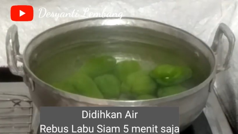 Trik merebus labu siam untuk lalapan, dijamin matang sempurna & nggak pucat