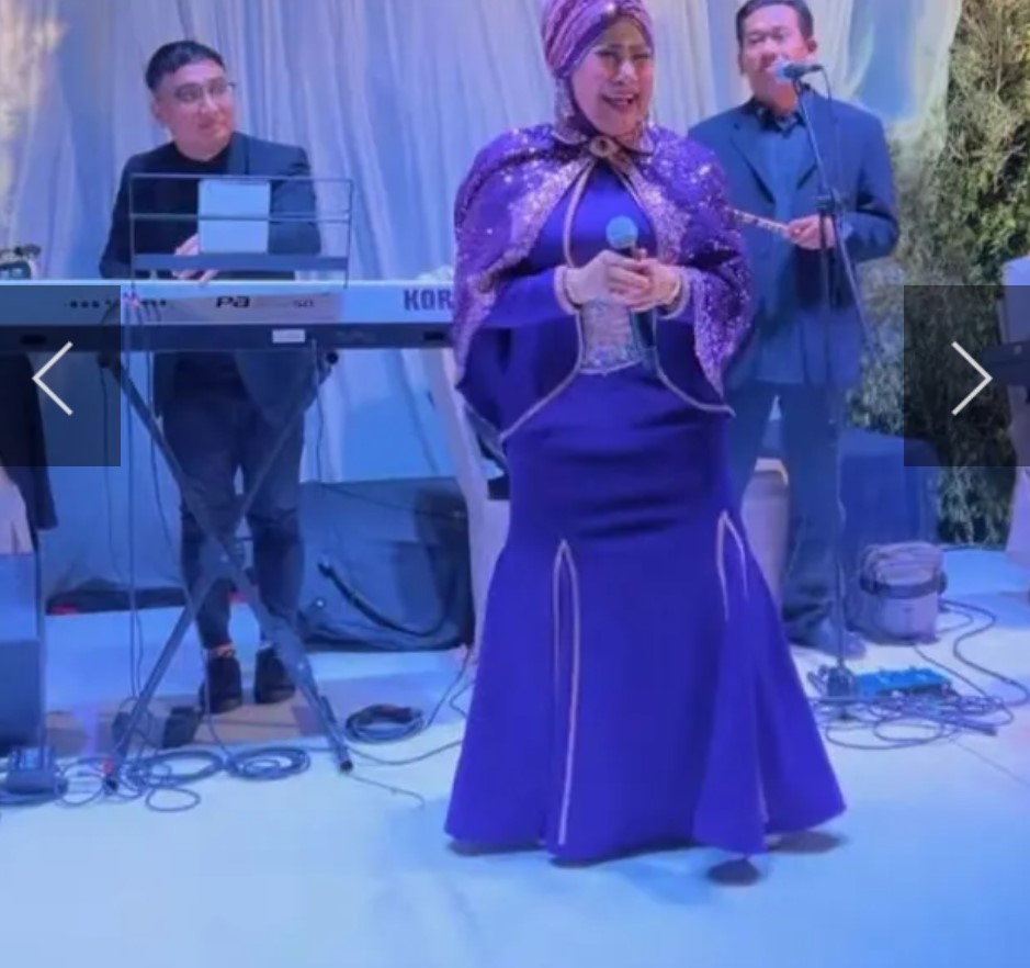 Acara bertabur artis senior, ini gaya 7 seleb hadir di nikahan anak Ikke Nurjanah dan Aldi Bragi