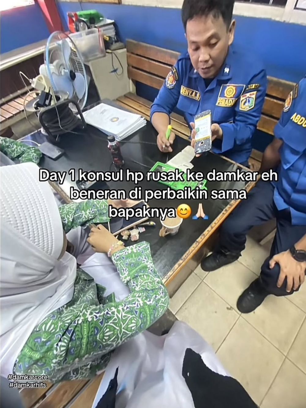 Jadi tren di TikTok, berikut ini 11 serba-serbi 'day 1' ala warga +62, suka nggak ketebak aksinya