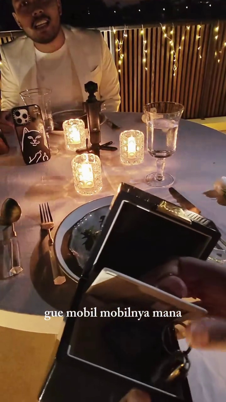 9 Potret Aaliyah Massaid dan Thariq Halilintar rayakan satu tahun pernikahan, dapat kado mewah