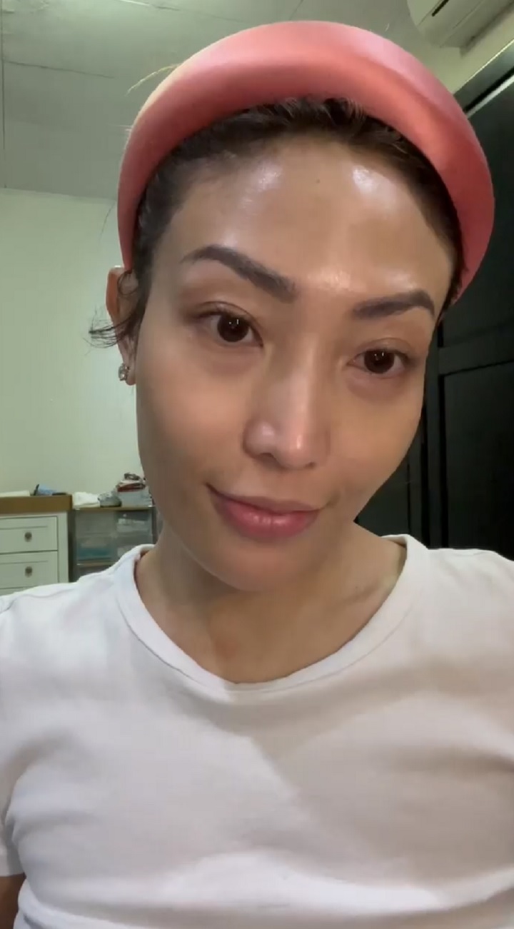 Bukti artis juga manusia biasa, gaya 9 seleb saat di rumah ini bikin melongo meski banyak duit