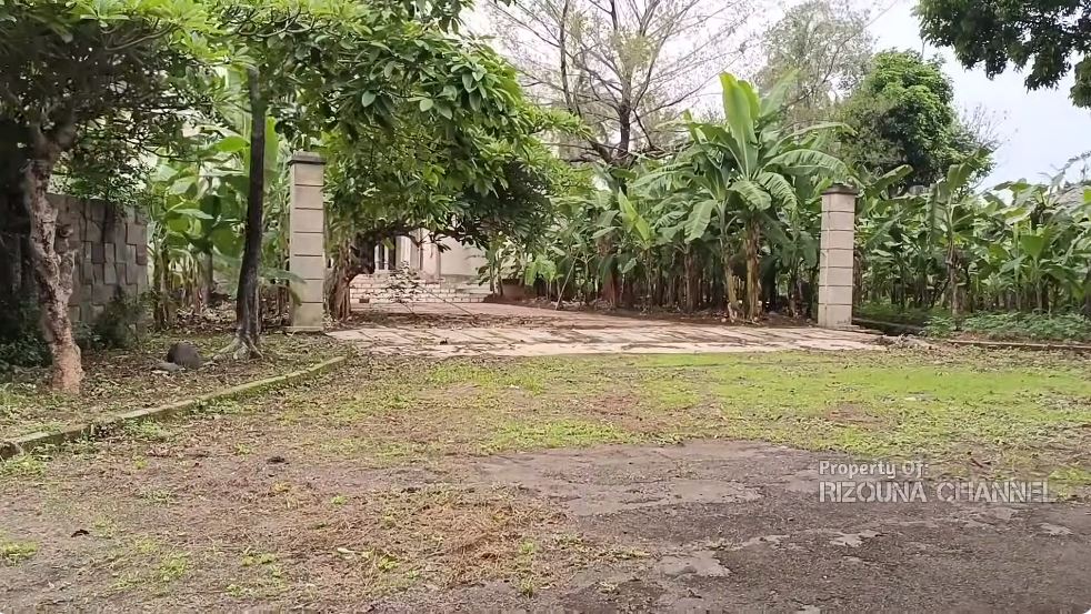 Pernah jadi saksi kejayaan sinetron era 2000-an, 11 potret kondisi rumah putih ini kini miris