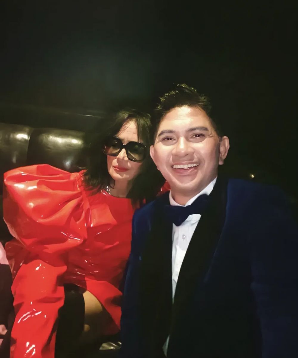 9 Potret akrab Ronnie Sianturi dan Atiek CB meski sudah cerai 31 tahun lalu, unggah foto saat pacaran