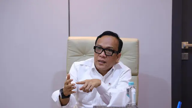 Kata Wamenaker soal biang kerok angka pengangguran sarjana tinggi