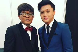 Kembar tapi lintas generasi, ini 9 potret lawas masa muda Sule ini parasnya fotokopian Rizky Febian