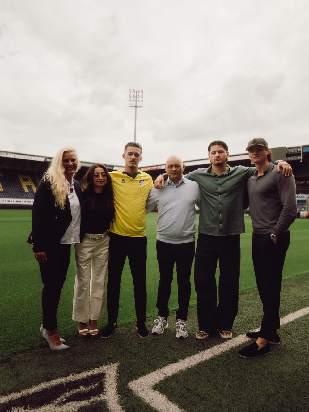 9 Potret Jennifer Coppen dampingi Justin Hubner gabung Fortuna Sittard di Belanda, lengket bak prangko