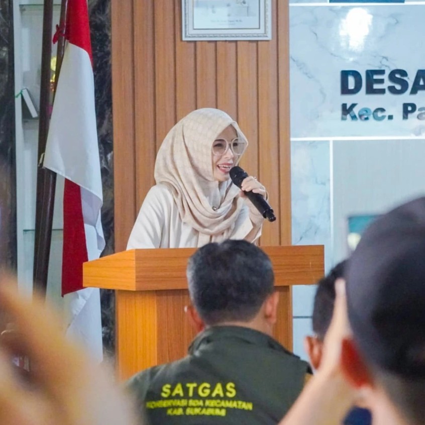 9 Potret Jihan Fahira sambangi warga saat reses anggota DPD, penampilannya dipuji karena bersahaja pol