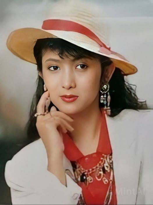 Model iklan kamera ini ternyata ibu sambung dari aktor top Tanah Air, intip 9 potret lawasnya