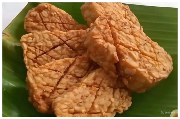 Trik 'sat-set' bikin tempe goreng seenak warteg, bumbunya meresap sempurna tanpa tepung dan ungkep