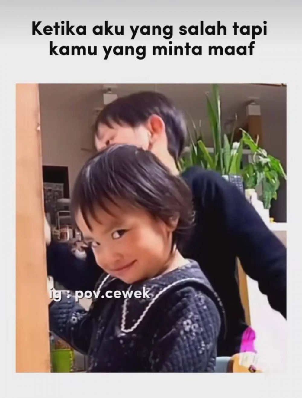 Bukan cuma minta maaf, 7 meme lucu ini bikin ngakak sekaligus baper abis buat Gen Z