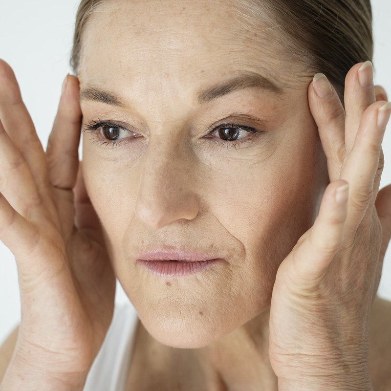 Berikan efek kencang seketika, cara pakai putih telur untuk masker kolagen ini bantu hempaskan kerutan