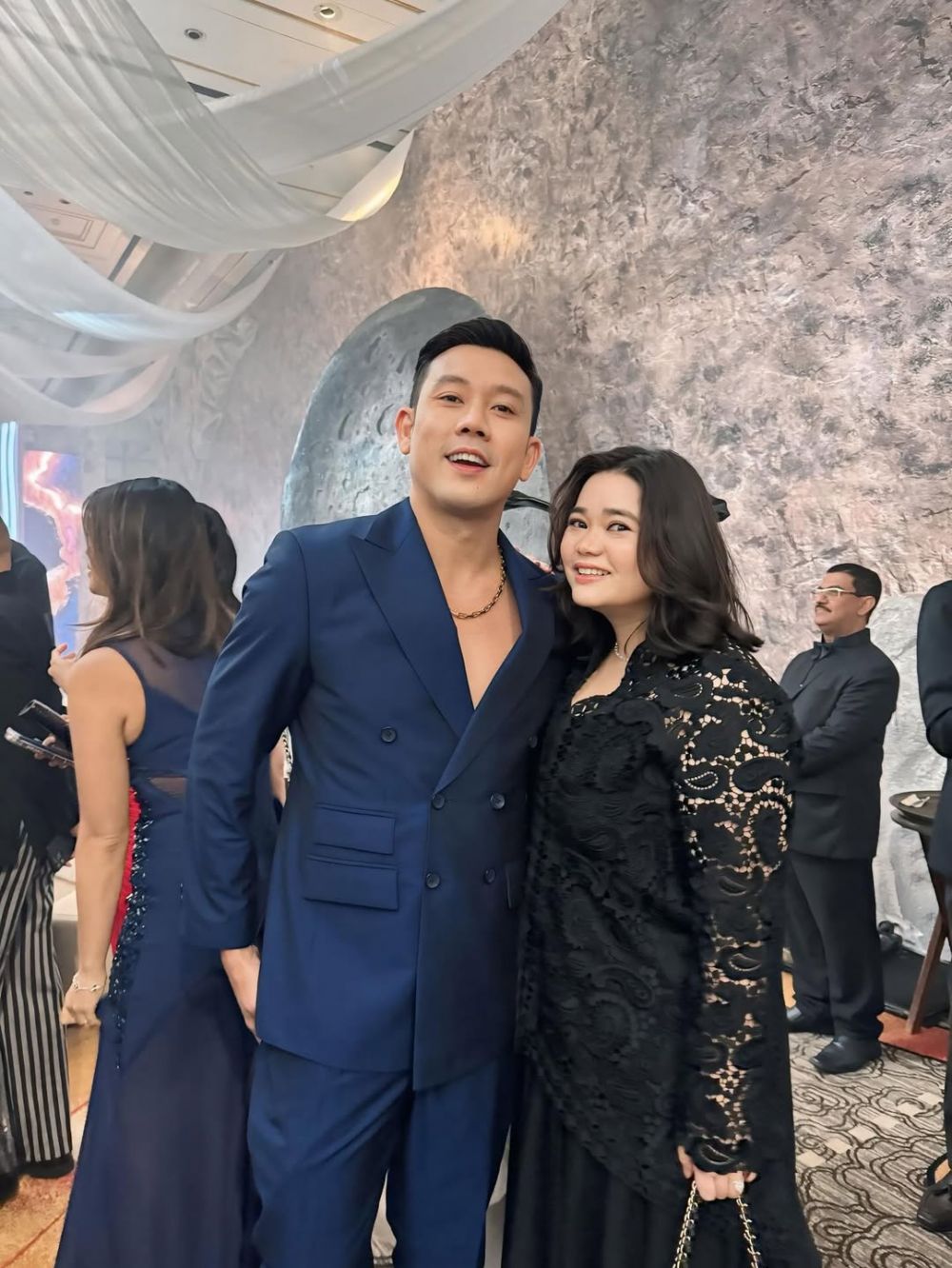 Denny Sumargo jenguk Erika Carlina, bantah ingin pertemukan DJ Panda dengan anak kandungnya